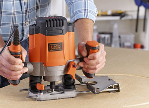 Фрезер Black & Decker KW1200E